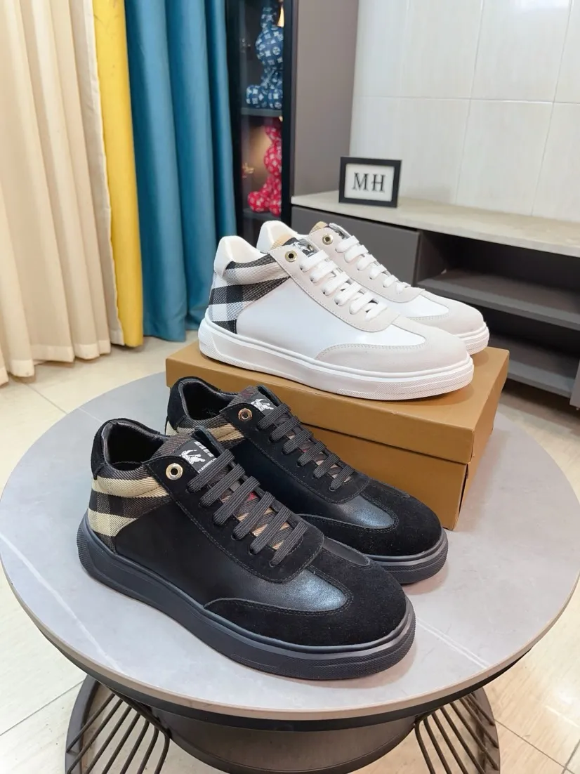 Ex-factory price 420🌹🌹"burberry" Burberry high-top original brand imported from Italy, selected cowhide with electric embroidered logo➕Genuine leather lining, breathable and comfortable (refuses to discolor and grind feet) Sole: non-slip rubber outsole, original quality, super comfortable Korean style shoes🏃 Men's shoe size: 38-44,